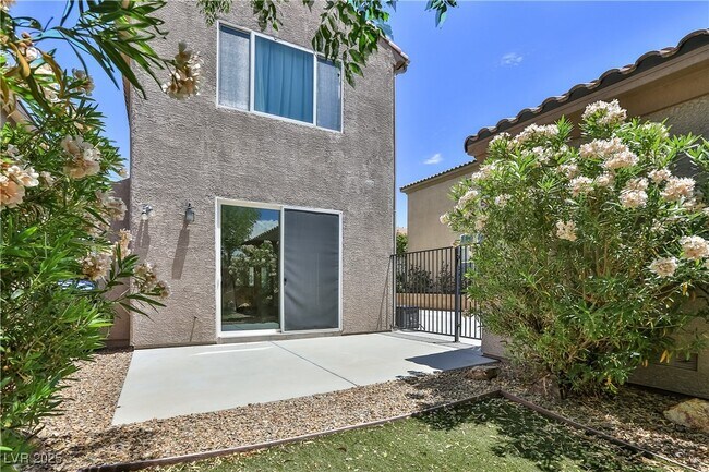 Building Photo - 2687 Bothwell Pl