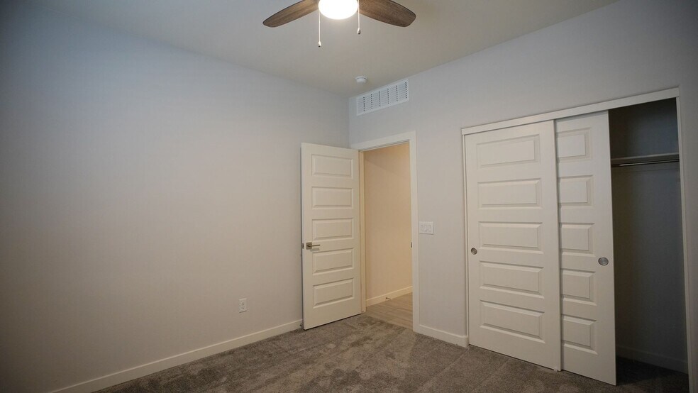 Building Photo - 13942 E Silver Pne Trl