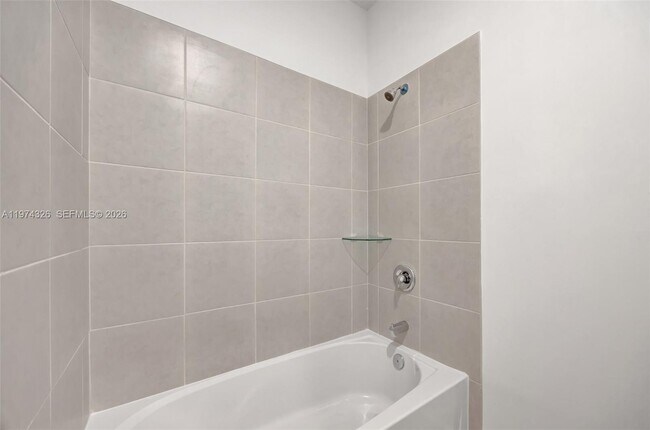 Building Photo - 2574 SE 25th Ct
