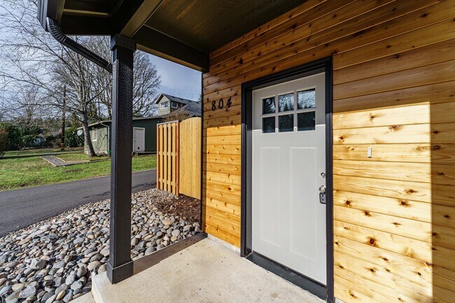 Building Photo - Move In Ready 3 Bedroom 2.5 Bathroom - Convenient Camas Location