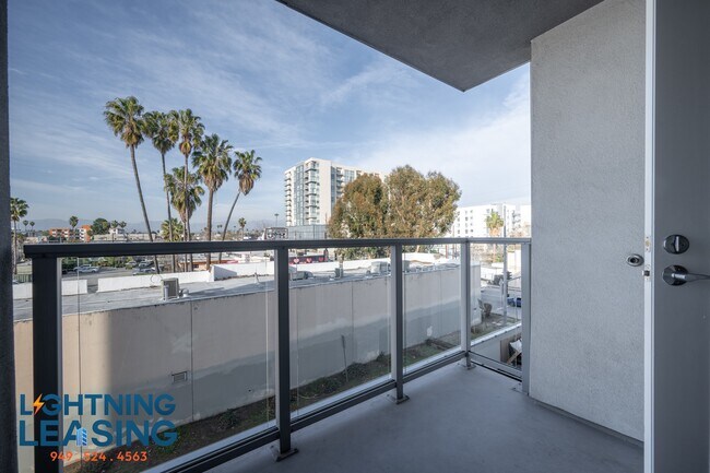 Building Photo - 11402 Chandler Blvd
