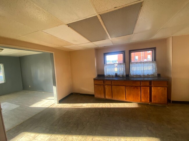 Building Photo - 1632 4th Ave
