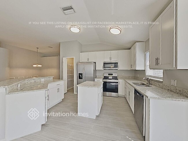 Building Photo - 1831 Greystone Heights Dr