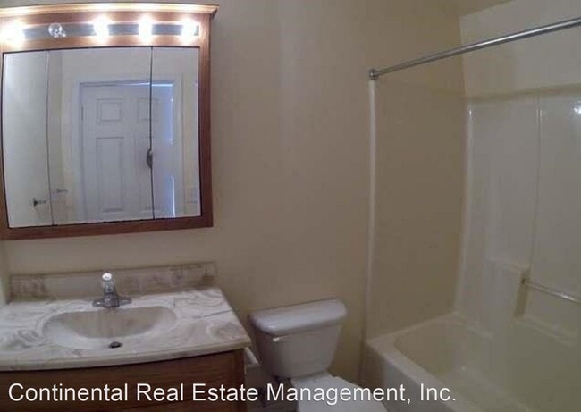 Building Photo - 3 br, 3.5 bath House - 646G Oakwood Avenue