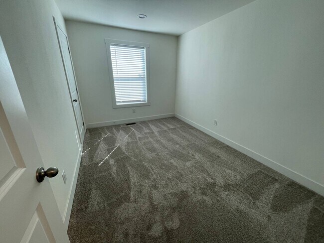 Building Photo - 6656 Pentz Rd