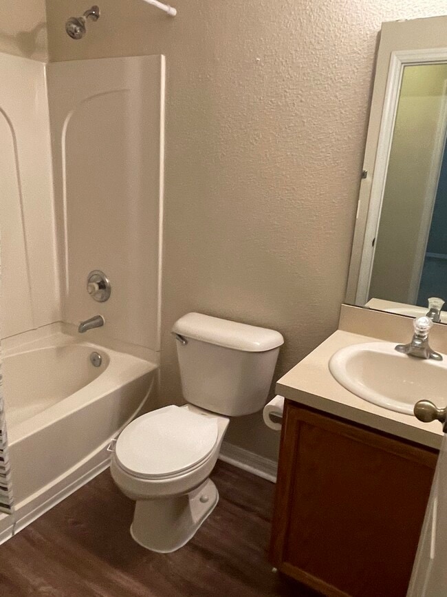 Building Photo - 311 Willowbay Ridge St