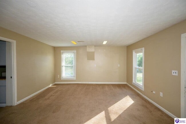 Building Photo - 5113 Rineyville Rd