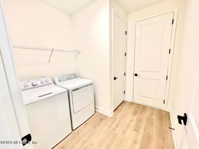 Building Photo - 3415 Auvenshine Wy