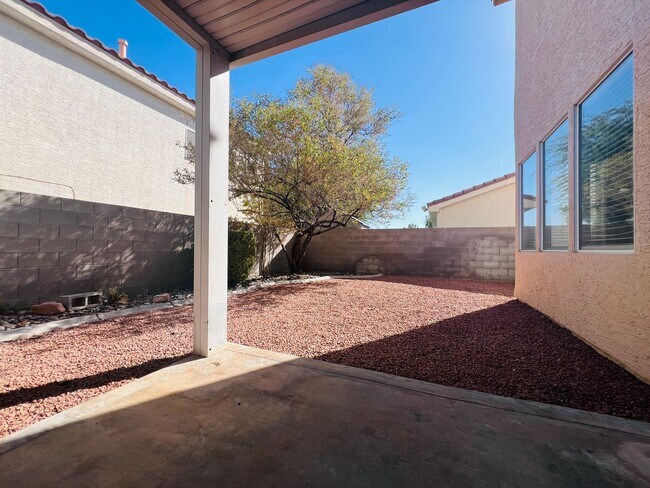 Building Photo - REMODELED, SPACIOUS, 4 BEDROOM HOME WITH VAULTED CEILINGS AND LOFT