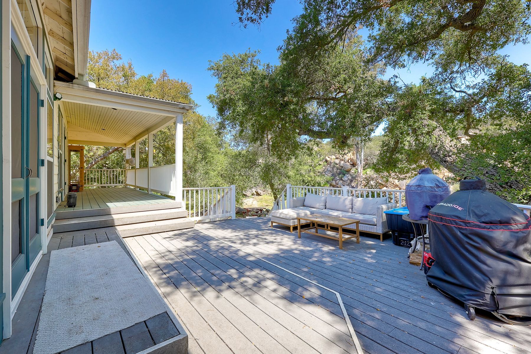 Patio and wrap around porch - 22242 Little Klondike Rd