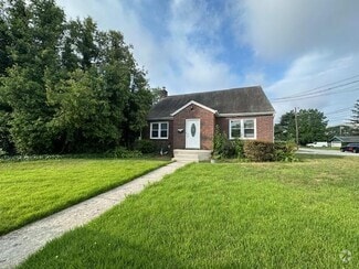 Building Photo - 235 Evergreen Ave