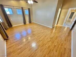 Building Photo - 5805 Hawkeye Bell St