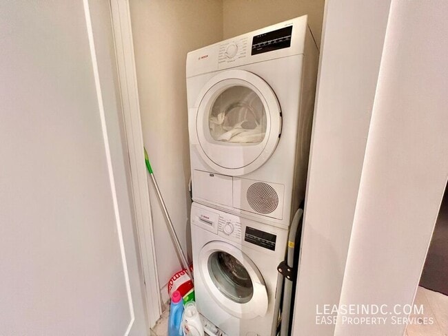 Building Photo - 1427 Rhode Island Ave NW