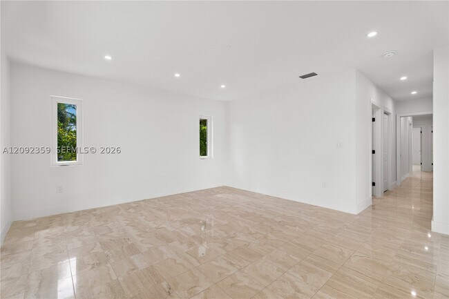 Building Photo - 9365 SW 142nd St