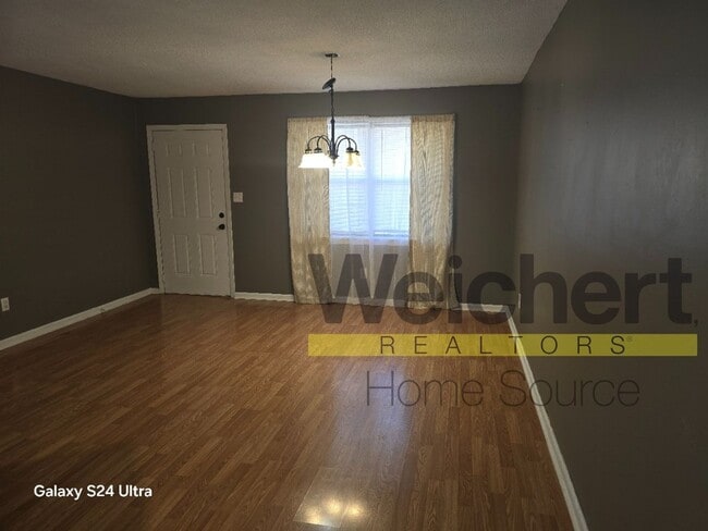 Building Photo - 606 Linda Ln