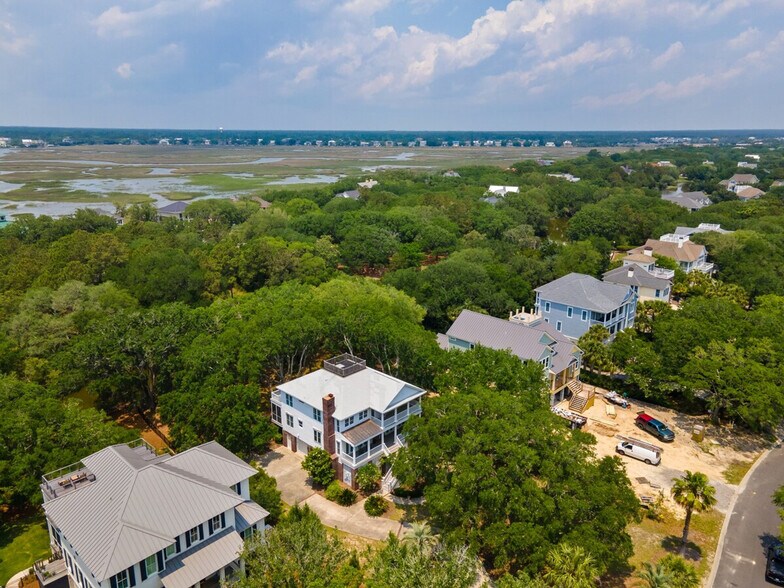 Building Photo - 635 Dune Oaks Dr
