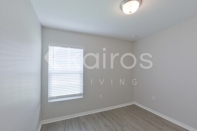 Building Photo - 3214 65th St W