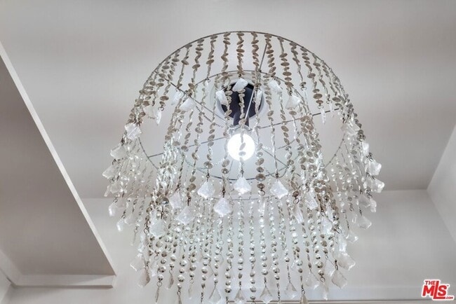 Building Photo - 1275 Havenhurst Dr