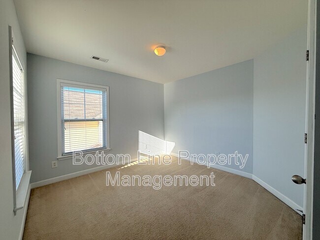 Building Photo - 2420 Early Flight Dr