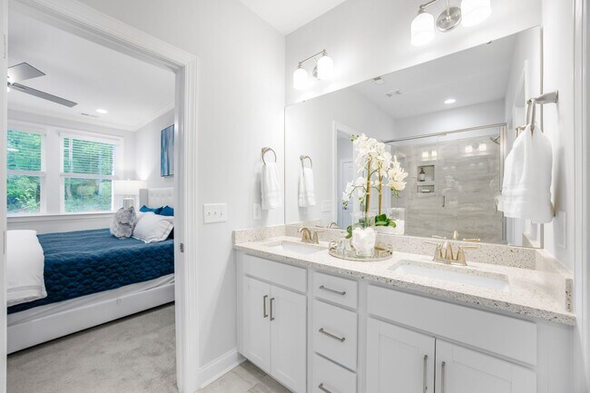 Building Photo - Washam Potts Townhomes