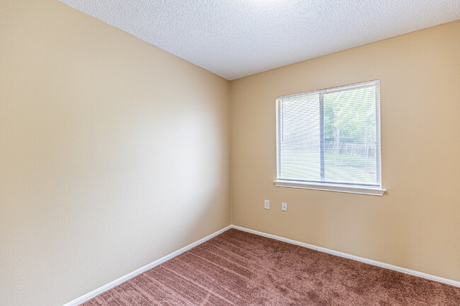 Building Photo - 14719 Highland Peak