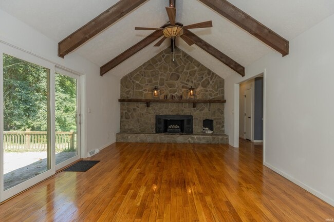 Building Photo - 5122 Woodridge Dr