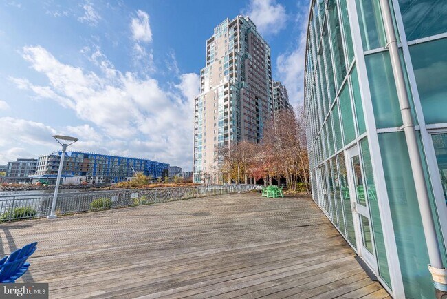 Building Photo - 901 N Penn St