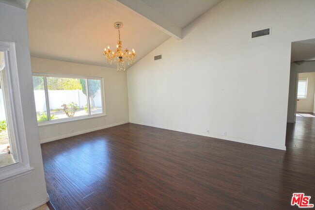 Building Photo - 3025 Morningside Dr