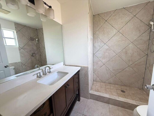 Building Photo - 13986 Morning Glory Dr
