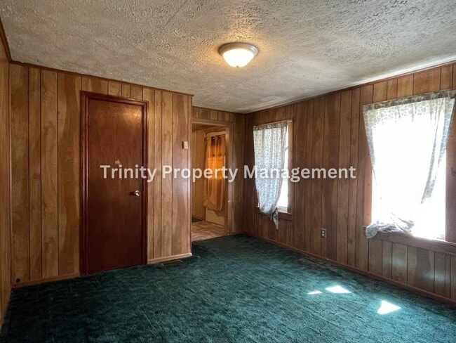 Building Photo - 143 Camden St