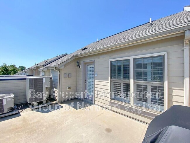 Building Photo - 4336 N Henderson Rd