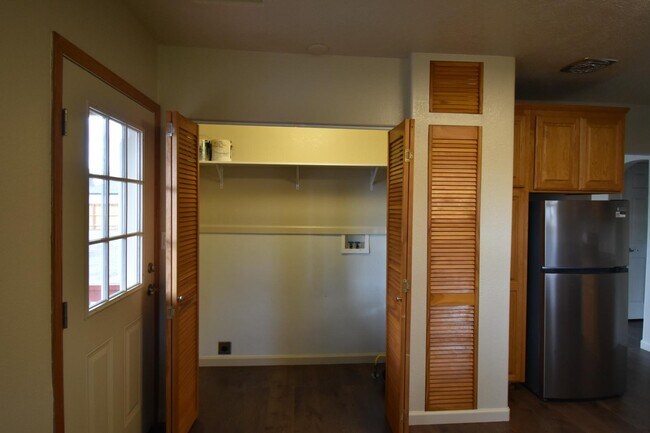 Building Photo - 2515 Wiard St