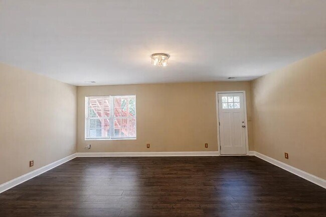 Building Photo - 108 Saybrook Rd