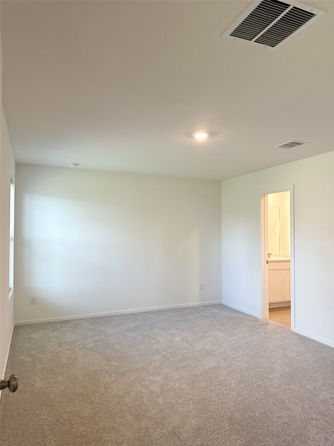 Building Photo - 229 Douglas Hls Dr