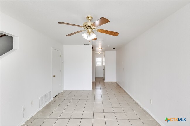 Building Photo - 4005 Doraine Ct