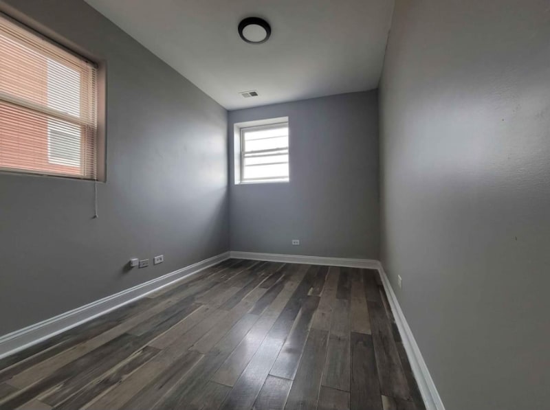 Building Photo - 527 N Homan Ave.