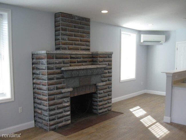 Building Photo - 1 br, 1 bath Apartment - 2 South Grove Street