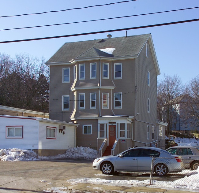 Building Photo - 743-755 Rodman St