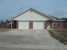 Building Photo - 408 W Dale Ave