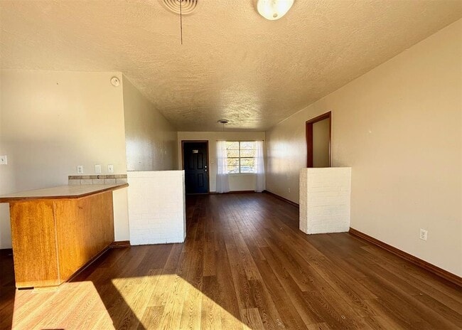 Building Photo - 1412 W Hayes St