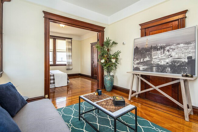 Building Photo - 6415 Bergenwood Ave
