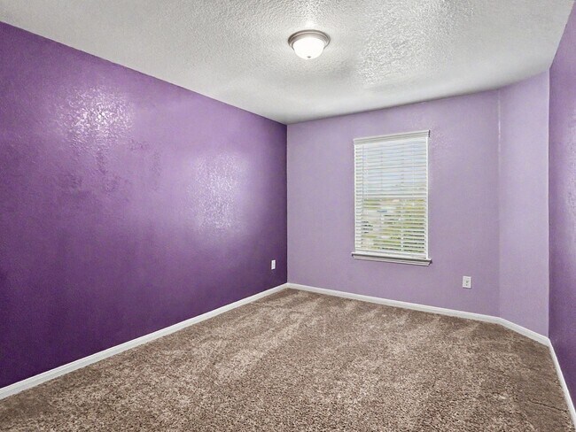 Building Photo - Spacious 4-Bedroom w/ Loft - Far West San Antonio