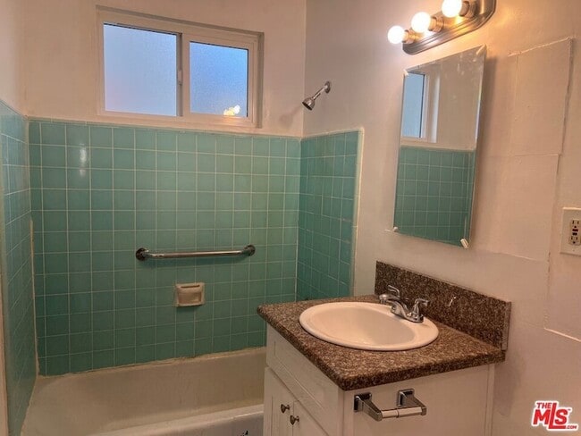 Building Photo - 2023 Reservoir St