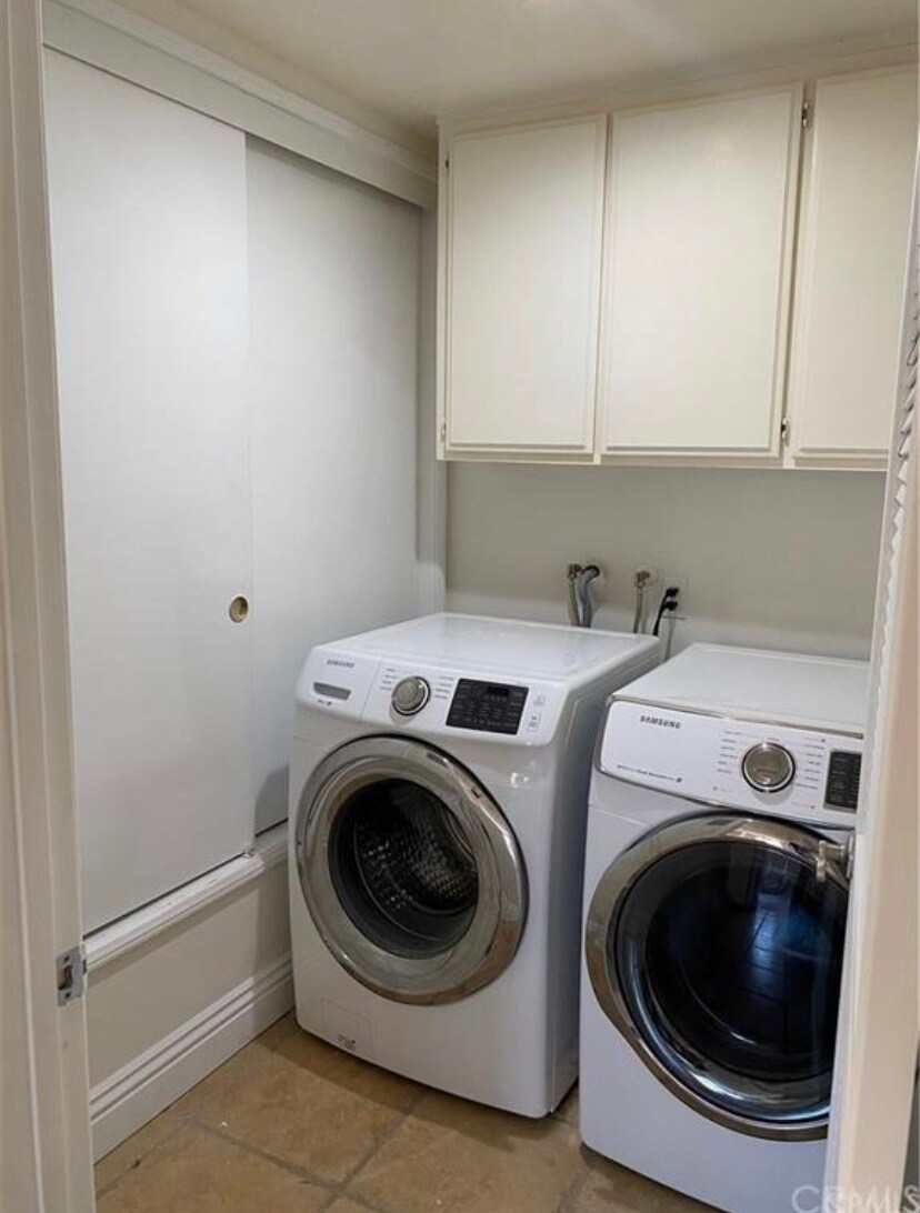 Building Photo - 14 Hillgate Pl