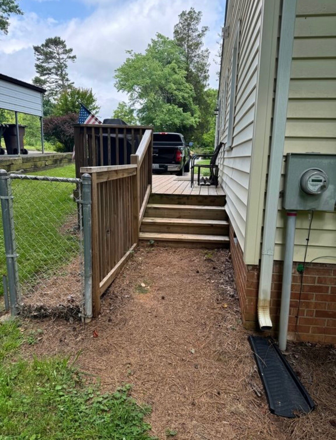 Building Photo - 405 Crestwood Dr