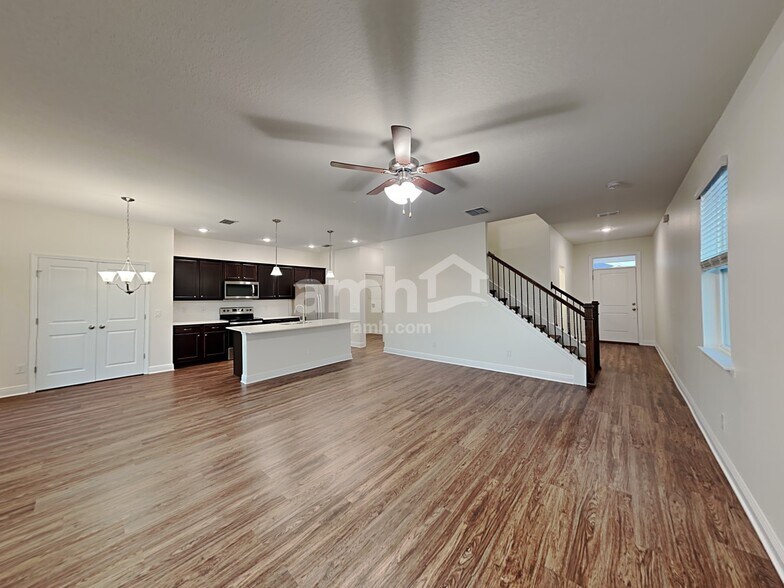 Building Photo - 1028 Sky Lks Dr
