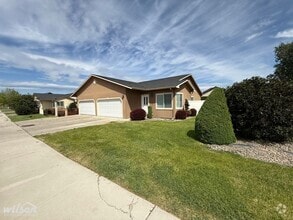 Building Photo - Spacious 3BR/2BA Duplex – Comfort Meets Co...