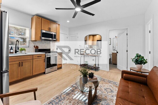 Building Photo - 6730 Mohawk St