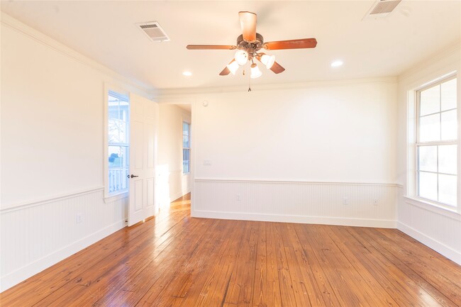 Building Photo - 3831 Meadow View Ln