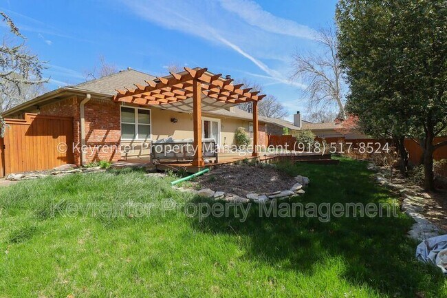 Building Photo - 3702 E 85th Pl